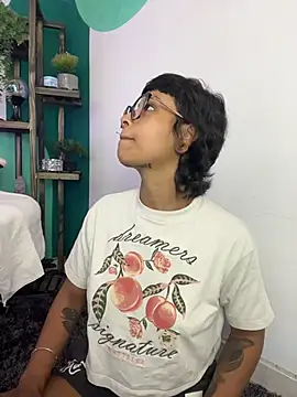 Snapshot of LollaByer chatting on 12/15/25, 09:08 LollaByer online show from 12/15/25, 09:08