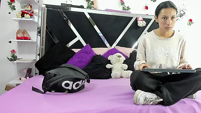 thedream girls online show from 10/09/25, 12:03