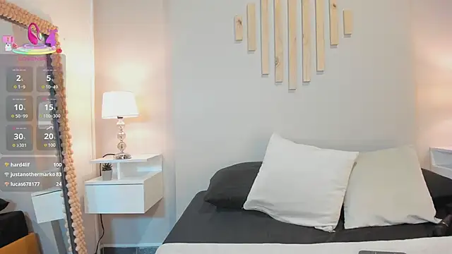 Julia Martinez  online show from 03/19/25, 02:35