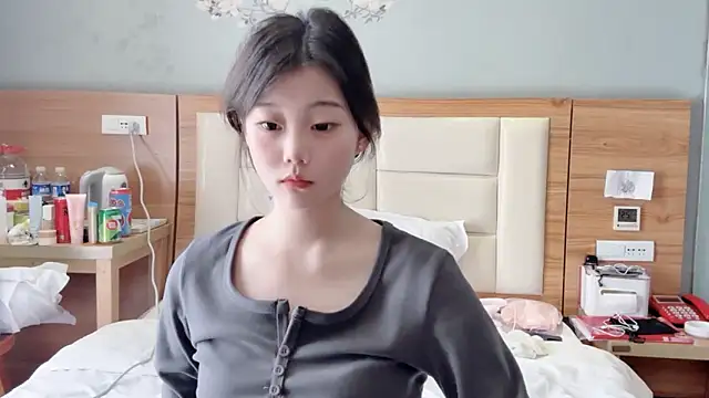 yangyang-1115 online show from 02/12/25, 04:44