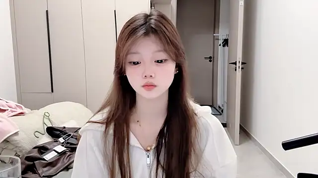 yangyang-1115 online show from 10/04/25, 04:43