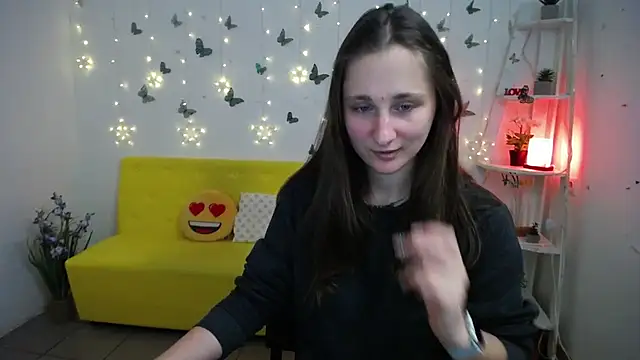 Snapshot of MichelLeee chatting on 04/23/26, 11:31 MichelLeee online show from 04/23/26, 11:31