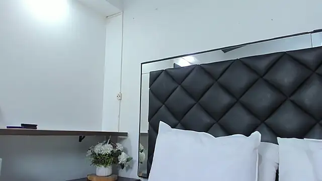 AshleyHill2 online show from 10/06/25, 03:59