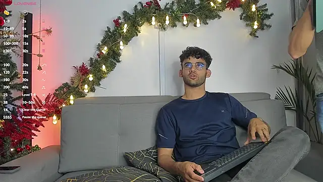 andrewChris  online show from 12/28/24, 03:58