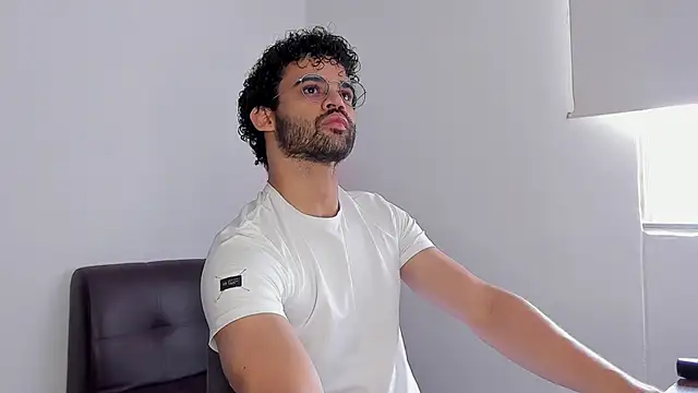 andrewChris  online show from 09/10/25, 04:07