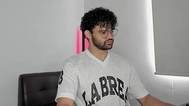 andrewChris  online show from 09/12/25, 01:11