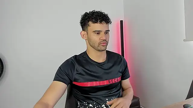 andrewChris  online show from 09/18/25, 04:20