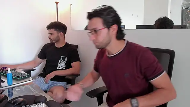 andrewChris  online show from 09/26/25, 04:55