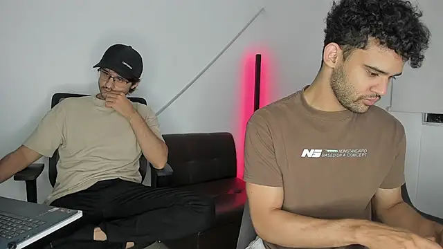 andrewChris  online show from 10/09/25, 01:36