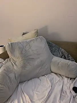 Snapshot of badlills201 chatting on 03/03/26, 02:18 badlills201 online show from 03/03/26, 02:18