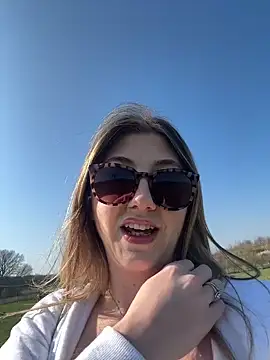 Snapshot of badlills201 chatting on 03/19/26, 02:10 badlills201 online show from 03/19/26, 02:10