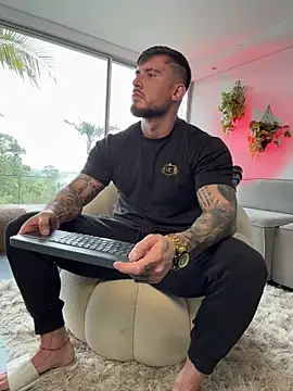 DimitriSullivan  online show from 12/04/25, 01:42