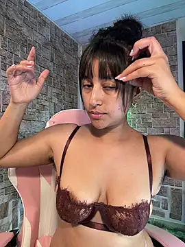 Snapshot of Lady_Rey chatting on 03/28/26, 01:49 Lady Rey online show from 03/28/26, 01:49