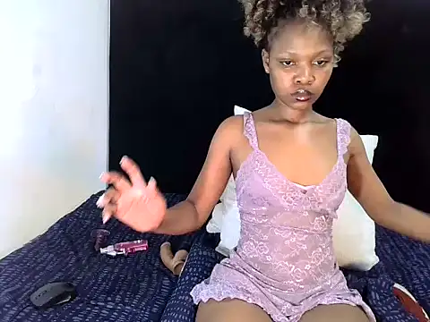 Snapshot of RayaBae chatting on 03/26/26, 08:47 RayaBae online show from 03/26/26, 08:47