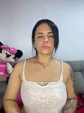 Snapshot of Leyna_Kenet chatting on 12/24/24, 07:06 Leyna Kenet online show from 12/24/24, 07:06