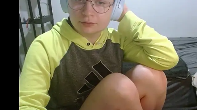 livcutebaby online show from 01/01/25, 04:39