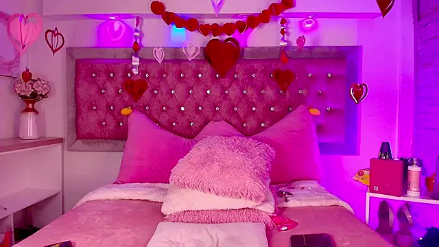 Aniie Doll online show from 02/17/26, 08:22