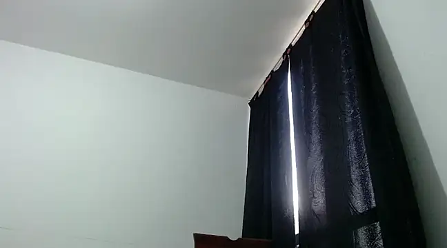 nicolle milf1978 online show from 02/01/25, 11:21