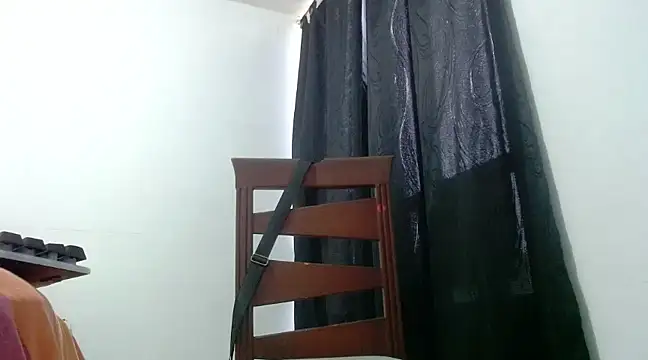 nicolle milf1978 online show from 03/12/25, 11:42