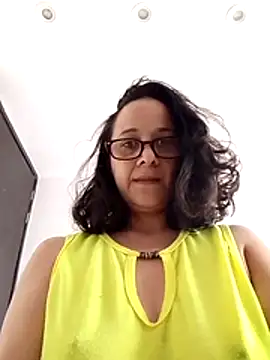 Snapshot of nicolle_milf1978 chatting on 04/29/26, 08:26 nicolle milf1978 online show from 04/29/26, 08:26
