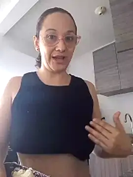 Snapshot of nicolle_milf1978 chatting on 06/10/26, 12:48 nicolle milf1978 online show from 06/10/26, 12:48