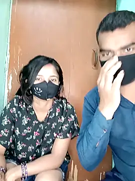 Snapshot of Suhani512 chatting on 11/25/25, 04:56 Suhani512 online show from 11/25/25, 04:56