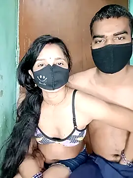 Snapshot of Suhani512 chatting on 11/30/25, 10:19 Suhani512 online show from 11/30/25, 10:19