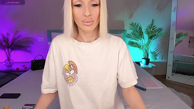 Lana kitty   online show from 05/03/26, 09:32