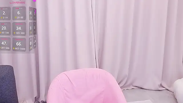 Snapshot of Selenaaaaa- chatting on 03/14/25, 02:42 Selenaaaaa- online show from 03/14/25, 02:42