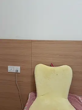 Snapshot of Selenaaaaa- chatting on 03/15/25, 05:19 Selenaaaaa- online show from 03/15/25, 05:19