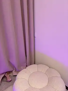 Snapshot of Selenaaaaa- chatting on 03/17/25, 07:58 Selenaaaaa- online show from 03/17/25, 07:58