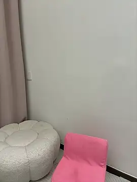 Snapshot of Selenaaaaa- chatting on 03/21/25, 03:24 Selenaaaaa- online show from 03/21/25, 03:24