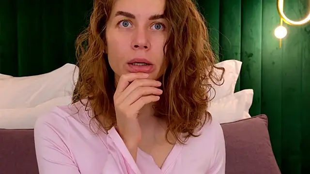 VikkiStorm online show from 11/26/25, 03:07