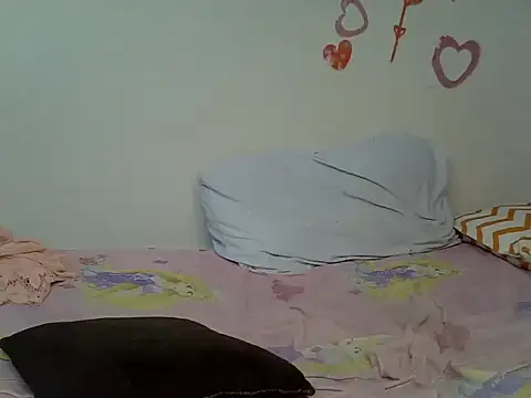 Snapshot of Hotnessy chatting on 12/19/24, 10:53 Hotnessy online show from 12/19/24, 10:53