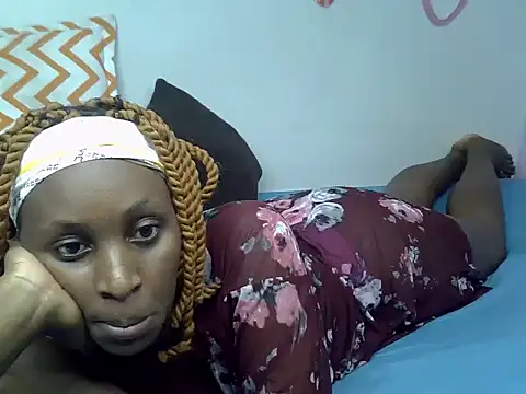 Snapshot of Hotnessy chatting on 12/21/24, 07:24 Hotnessy online show from 12/21/24, 07:24