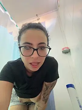 pola adams  online show from 10/05/25, 08:29
