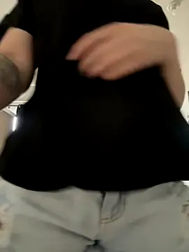 Morguisssz online show from 11/02/25, 01:57