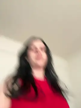 Snapshot of Morguisssz chatting on 04/10/26, 01:05 Morguisssz online show from 04/10/26, 01:05