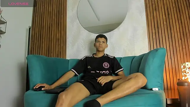 Snapshot of Jeffry_wolvess chatting on 03/05/25, 12:55 Jeffry wolvess online show from 03/05/25, 12:55