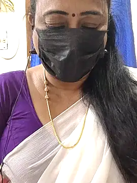 Snapshot of rekha_naier chatting on 07/19/26, 04:38 rekha naier online show from 07/19/26, 04:38