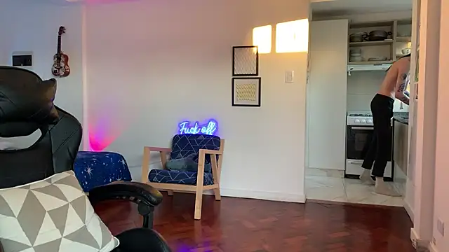 Snapshot of Den_BlueXx chatting on 12/15/24, 10:47 Den BlueXx online show from 12/15/24, 10:47