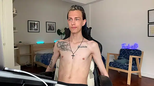 Snapshot of Den_BlueXx chatting on 12/21/24, 02:58 Den BlueXx online show from 12/21/24, 02:58