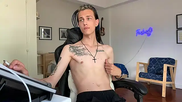 Snapshot of Den_BlueXx chatting on 12/23/24, 05:22 Den BlueXx online show from 12/23/24, 05:22