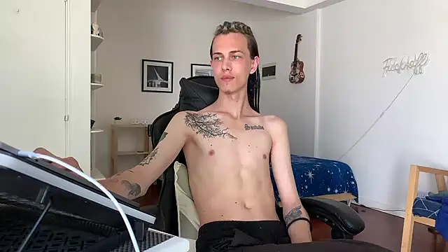 Snapshot of Den_BlueXx chatting on 01/10/25, 01:09 Den BlueXx online show from 01/10/25, 01:09