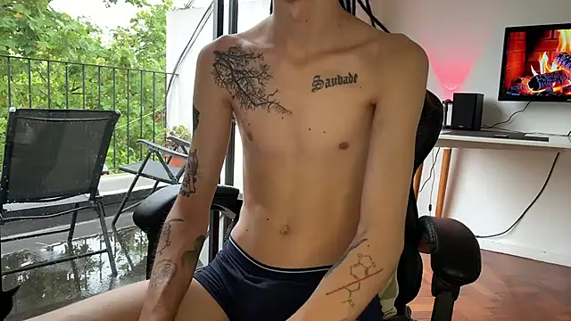 Snapshot of Den_BlueXx chatting on 02/24/25, 06:15 Den BlueXx online show from 02/24/25, 06:15