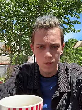 Snapshot of Den_BlueXx chatting on 10/30/25, 03:57 Den BlueXx online show from 10/30/25, 03:57