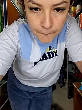 Snapshot of nidia2026 chatting on 04/10/26, 01:05 nidia2026 online show from 04/10/26, 01:05