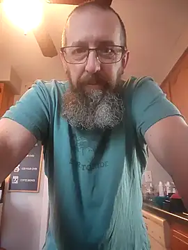 Snapshot of Huskers2020 chatting on 12/12/24, 03:27 Huskers2020 online show from 12/12/24, 03:27