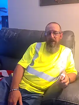 Snapshot of Huskers2020 chatting on 09/08/25, 11:15 Huskers2020 online show from 09/08/25, 11:15