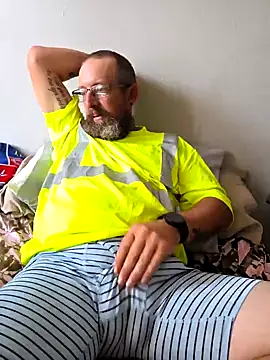 Snapshot of Huskers2020 chatting on 09/22/25, 01:35 Huskers2020 online show from 09/22/25, 01:35